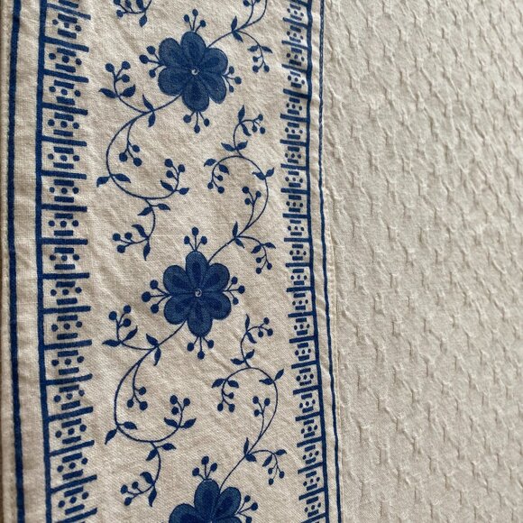 Table Cloth Blue Floral Trim - Picture 2 of 6